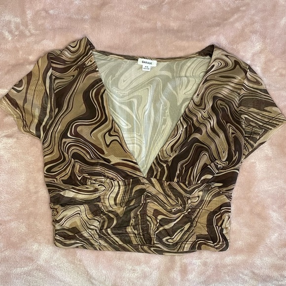 Cropped Garage Tee ♡ Size S - Picture 1 of 3